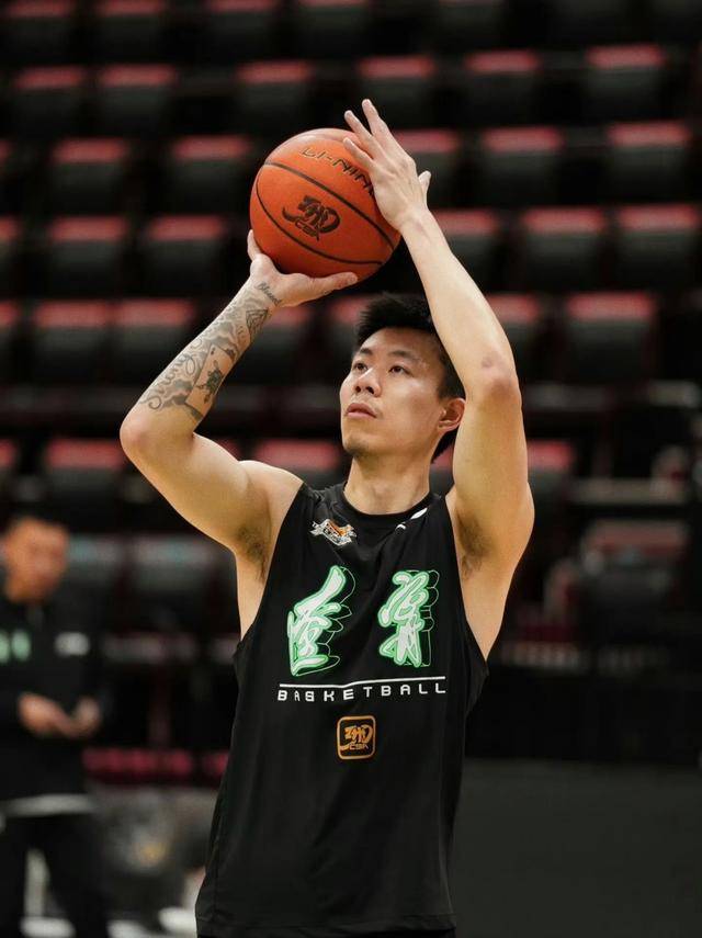 关于南特在与摩斯的比赛中遭遇困境的信息