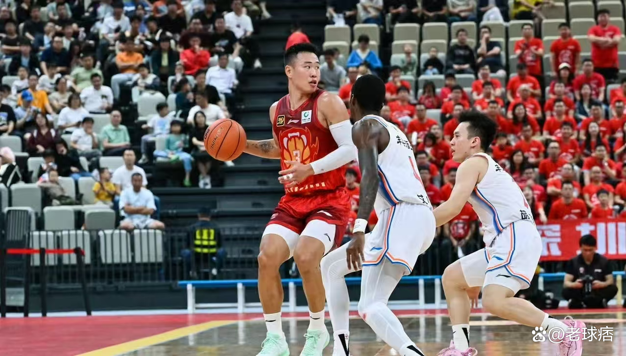 深圳男篮双线作战，征战南北双雄再造传奇